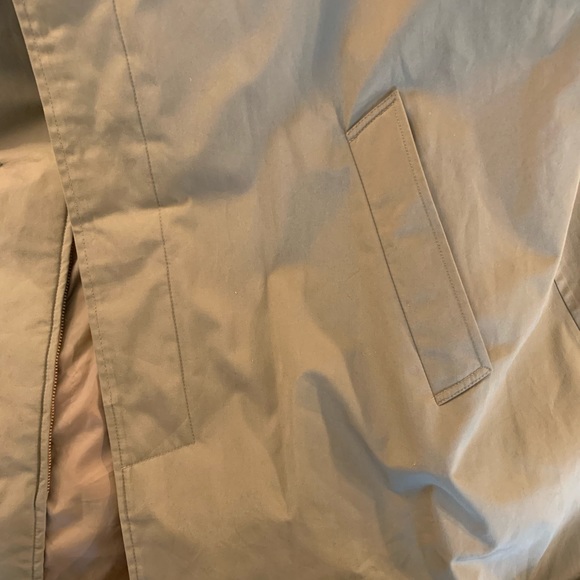 Mens knee-length trench coat. Orvis, 42 Long. Gortex, waterproof, no liner. Tan. - Picture 10 of 11